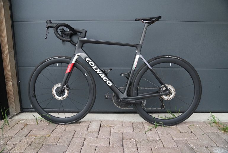Used Colnago V4Rs Shimano Ultegra Di2 2025 2025 Road & Gravel — image 2 of 11