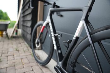 Used Colnago V4Rs Shimano Ultegra Di2 2025 2025 Road & Gravel — image 7 of 11
