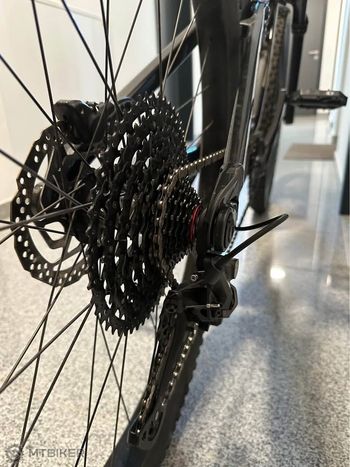 Used Trek Top fuel Shimano Deore 2023 Mountainbike — image 3 of 11