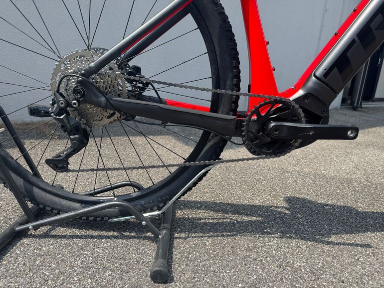Used Trek Powerfly 4 625 Gen 3 2023 2023 Mountainbike — image 5 of 12