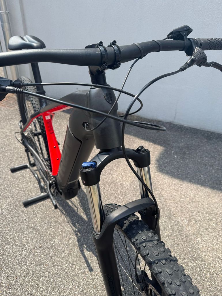 Used Trek Powerfly 4 625 Gen 3 2023 2023 Mountainbike — image 6 of 12