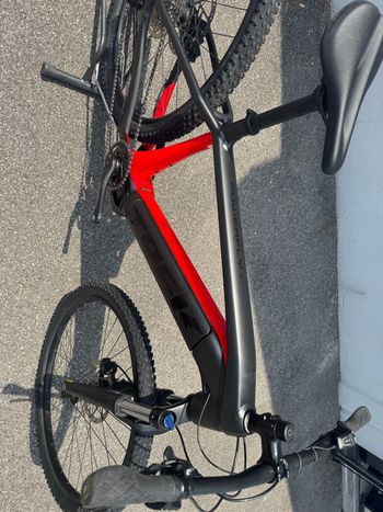 Used Trek Powerfly 4 625 Gen 3 2023 2023 Mountainbike — image 2 of 12