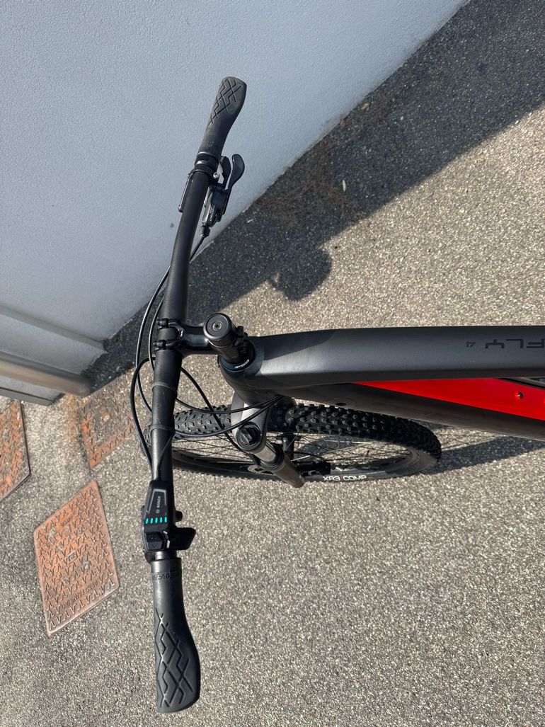 Used Trek Powerfly 4 625 Gen 3 2023 2023 Mountainbike — image 10 of 12
