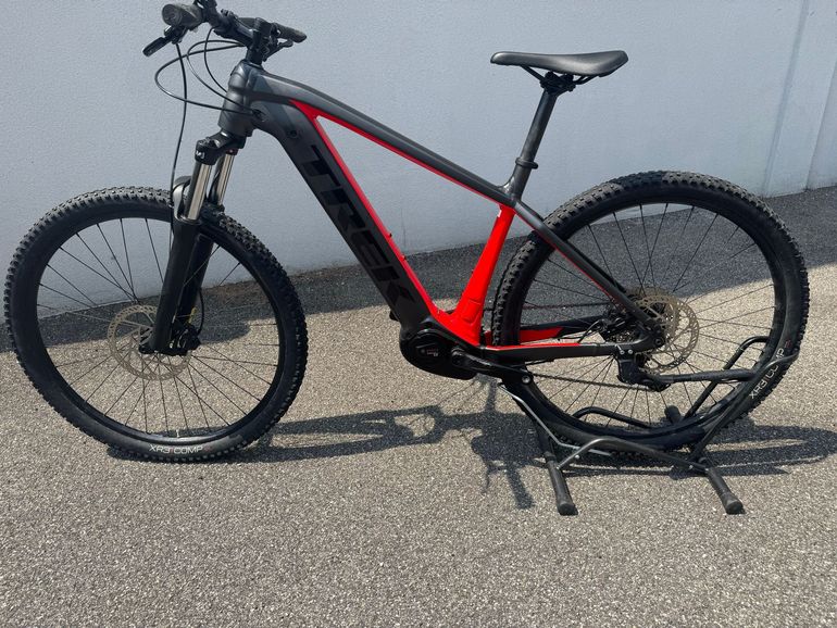 Used Trek Powerfly 4 625 Gen 3 2023 2023 Mountainbike — image 7 of 12