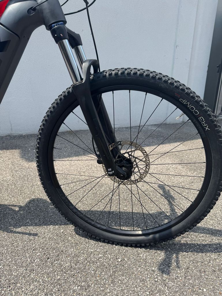 Used Trek Powerfly 4 625 Gen 3 2023 2023 Mountainbike — image 4 of 12