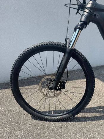 Used Trek Powerfly 4 625 Gen 3 2023 2023 Mountainbike — image 9 of 12