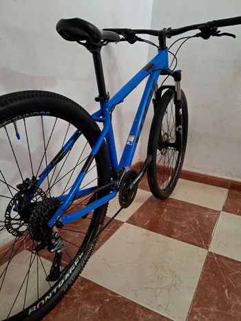 Used Trek Marlin 7 2018 2018 Mountainbike — image 8 of 10