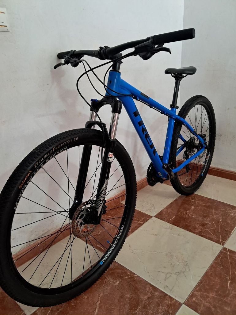 Used Trek Marlin 7 2018 2018 Mountainbike — image 2 of 10