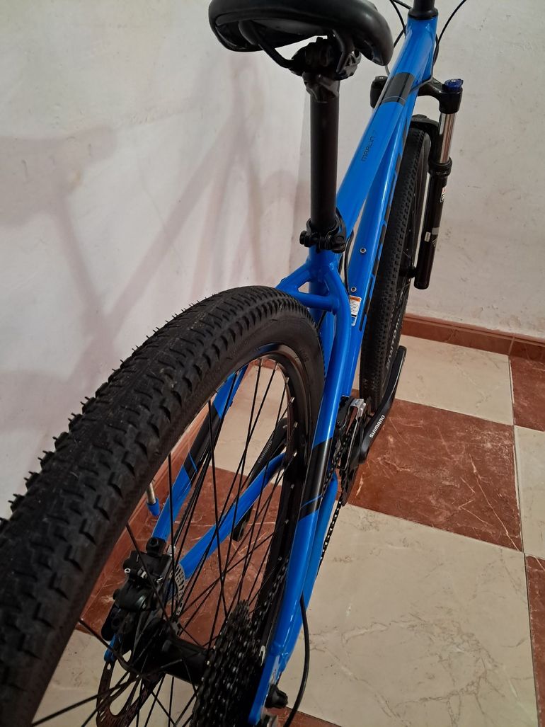 Used Trek Marlin 7 2018 2018 Mountainbike — image 5 of 10