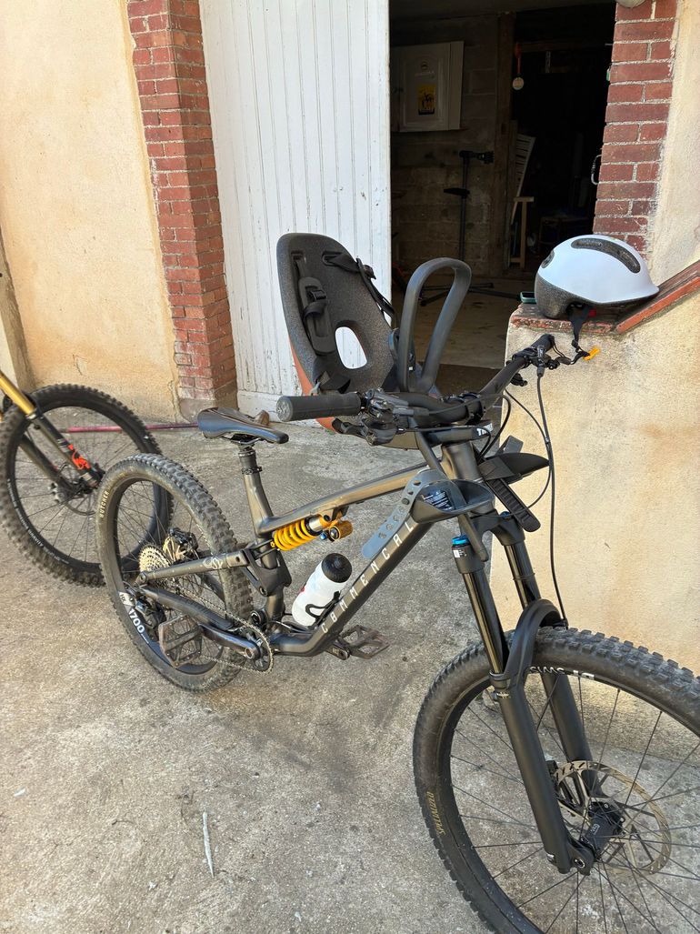 Used Commencal META SX OHLINS EDITION 2022 2022 Mountainbike — image 2 of 3