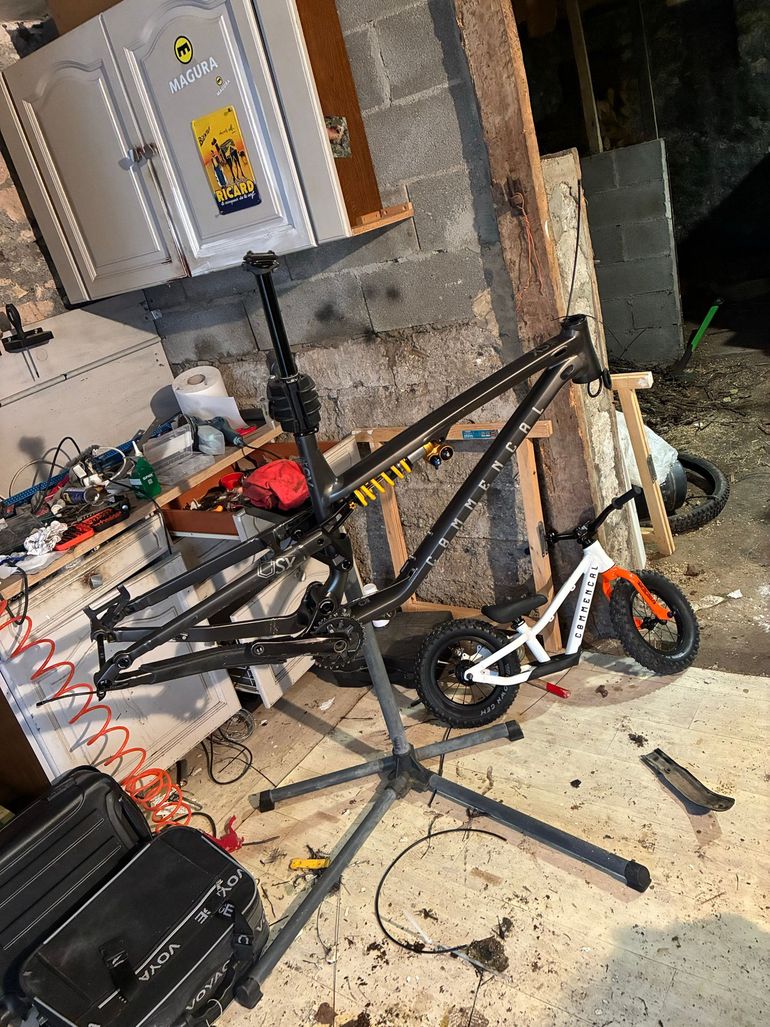 Used Commencal META SX OHLINS EDITION 2022 2022 Mountainbike — image 3 of 3
