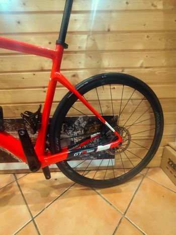 Used Wilier WILIER GTR TEAM DISC SRAM RIVAL AXS 2023 Road & Gravel — image 8 of 15