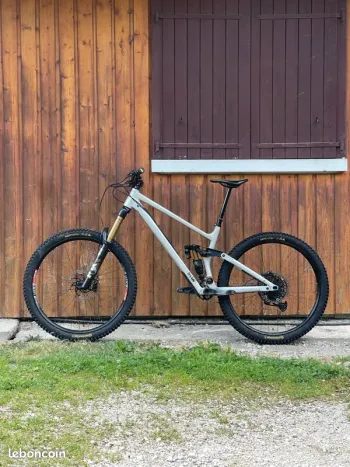 Used RAAW Raaw Madonna 2.2 2024 Mountainbike — image 3 of 5