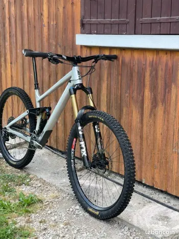 Used RAAW Raaw Madonna 2.2 2024 Mountainbike — image 2 of 5