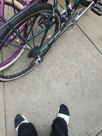 Used Huffy Nel Lusso Cruiser 2011 Youth, Purple — image 7 of 10