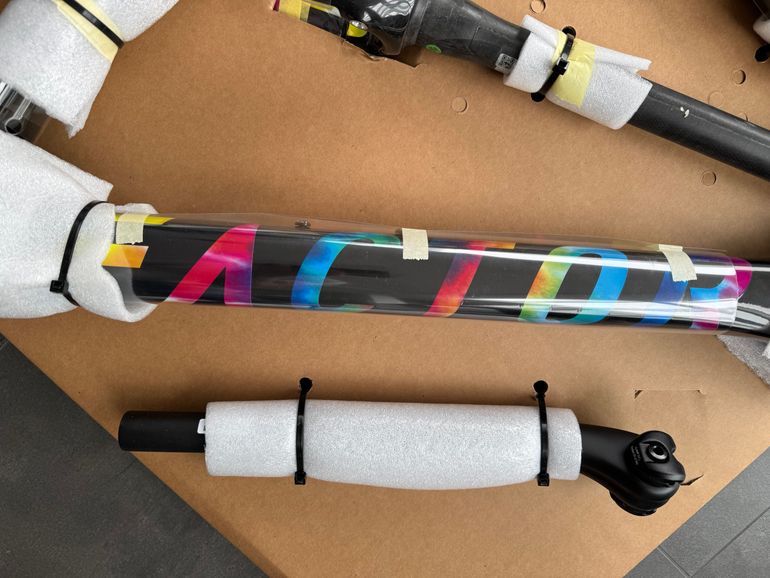 Used Factor Factor O2 V.A.M. Carbon Attaquer Rahmenkit, Attaquer/56 Cm Frameset 2020 Road & Gravel — image 3 of 3