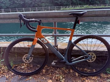 3T Exploro RaceMax BOOST Dropbar 2022 2022 Road & Gravel usato, Arancione — immagine 2 di 7