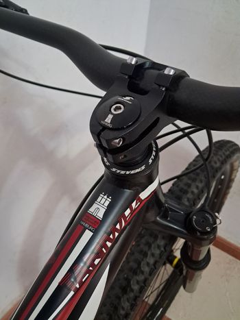 Used Stevens Taniwha Shimano Deore XT 2022 Mountainbike — image 8 of 17