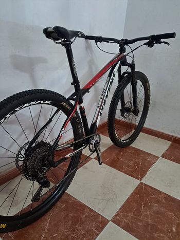 Used Stevens Taniwha Shimano Deore XT 2022 Mountainbike — image 11 of 17