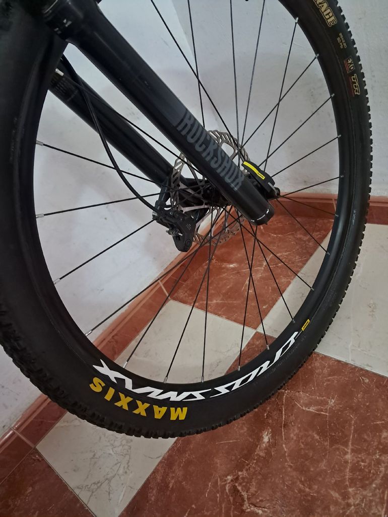 Used Stevens Taniwha Shimano Deore XT 2022 Mountainbike — image 7 of 17