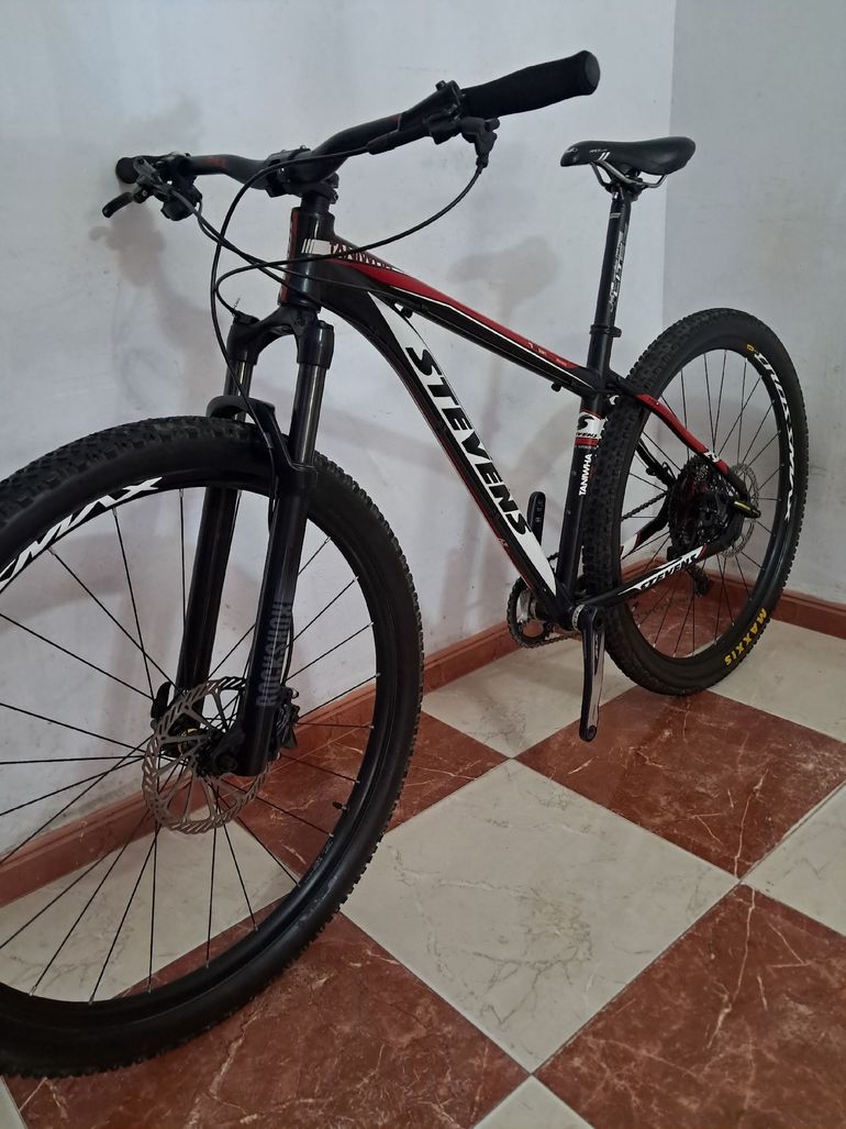 Used Stevens Taniwha Shimano Deore XT 2022 Mountainbike — image 3 of 17