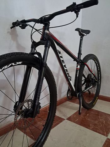 Used Stevens Taniwha Shimano Deore XT 2022 Mountainbike — image 2 of 17