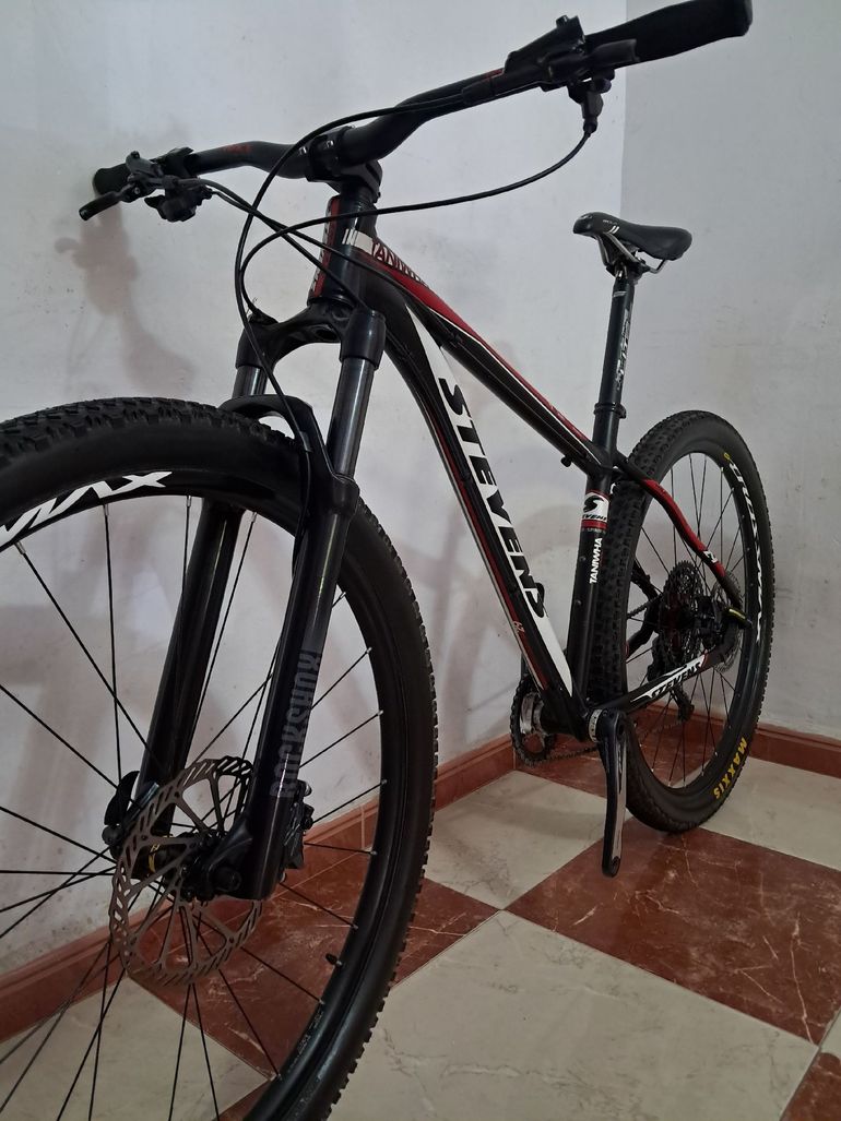 Used Stevens Taniwha Shimano Deore XT 2022 Mountainbike — image 2 of 17