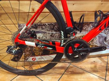 Used Wilier Wilier GTR TEAM DISC SRAM RIVAL 2023 Road & Gravel, Rojo — image 5 of 11