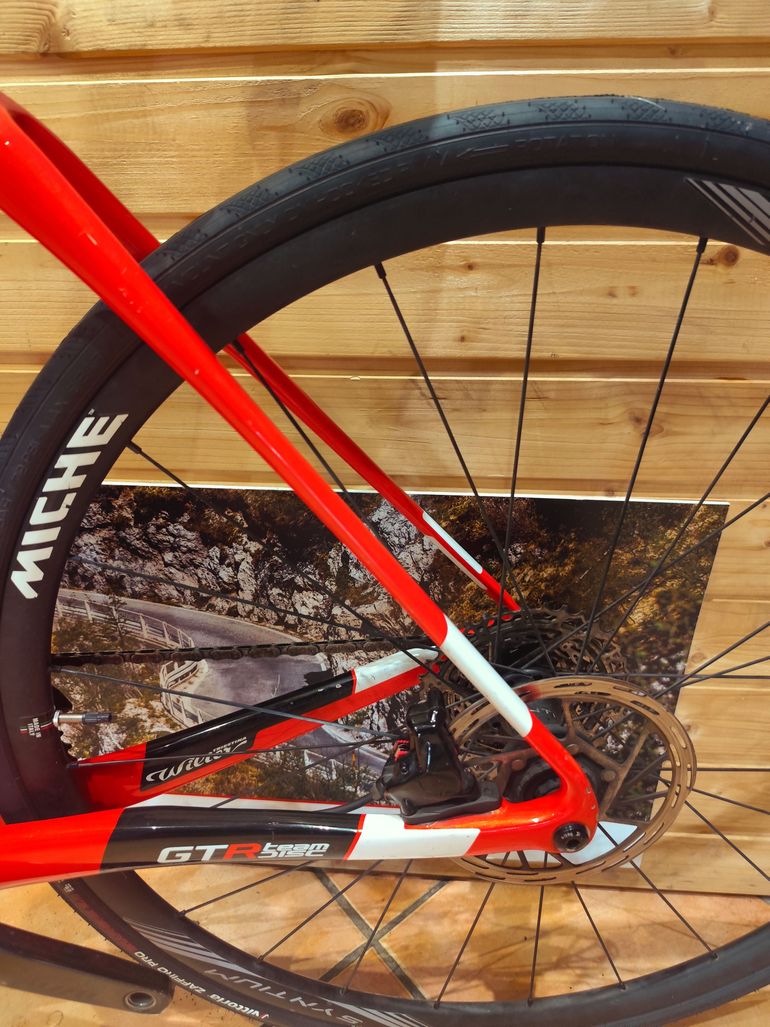 Used Wilier Wilier GTR TEAM DISC SRAM RIVAL 2023 Road & Gravel, Rojo — image 9 of 11