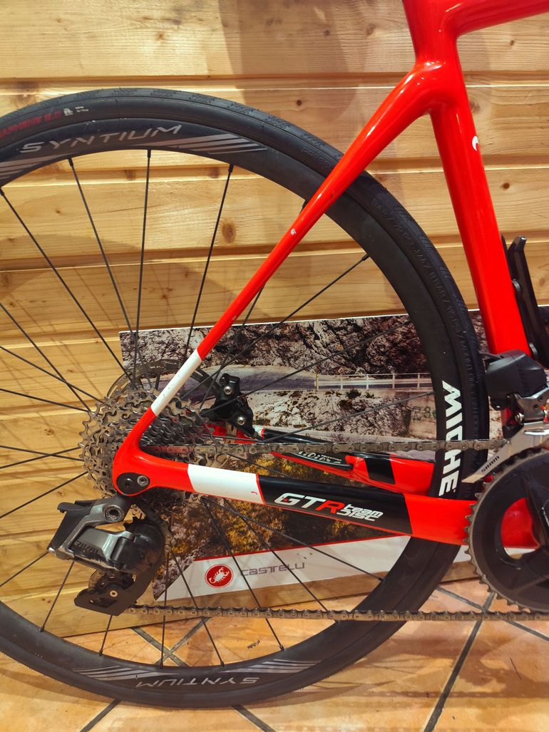 Used Wilier Wilier GTR TEAM DISC SRAM RIVAL 2023 Road & Gravel, Rojo — image 2 of 11