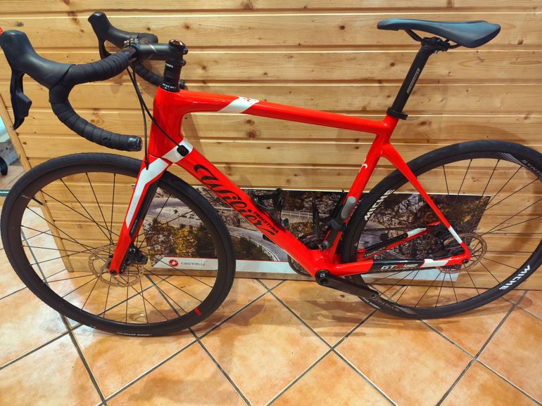 Used Wilier Wilier GTR TEAM DISC SRAM RIVAL 2023 Road & Gravel, Rojo — image 10 of 11