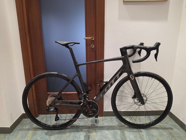 Used Scott Addict RC eRIDE 20 (EU) 2024 2024 Road & Gravel, Light Gray — image 1 of 17