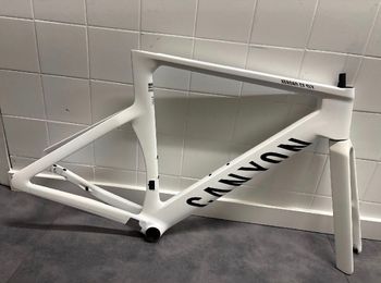 Used Canyon Aeroad CF SLX 7 Di2 C46 2025 Frameset 2025 Road & Gravel — image 9 of 10