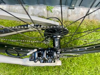 Used CUBE Cube TWO15 Pro 27.5 2025 Mountainbike, Light Gray — image 8 of 15