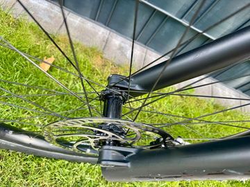 Used Cube TWO15 Pro 27.5 2025 Mountainbike, Light Gray — image 5 of 15