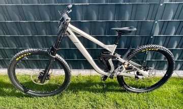 Used Cube TWO15 Pro 27.5 2025 Mountainbike, Light Gray — image 2 of 15