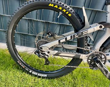 Used Cube TWO15 Pro 27.5 2025 Mountainbike, Light Gray — image 12 of 15
