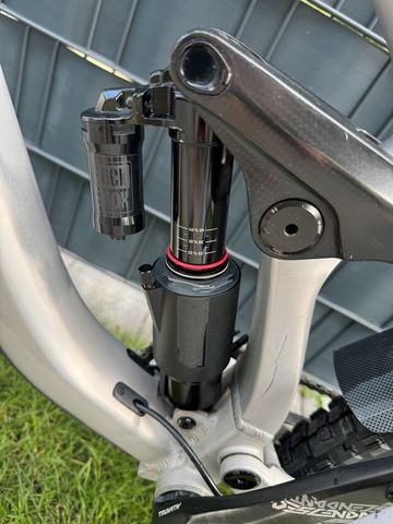 Used Cube TWO15 Pro 27.5 2025 Mountainbike, Light Gray — image 4 of 15