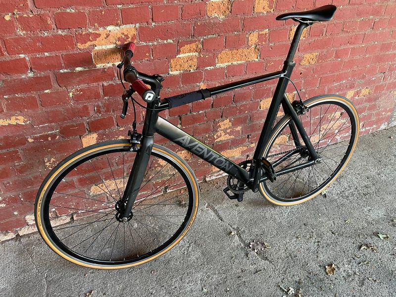 Used Aventon Mataro Low 2016 Road & Gravel, Black — image 3 of 11