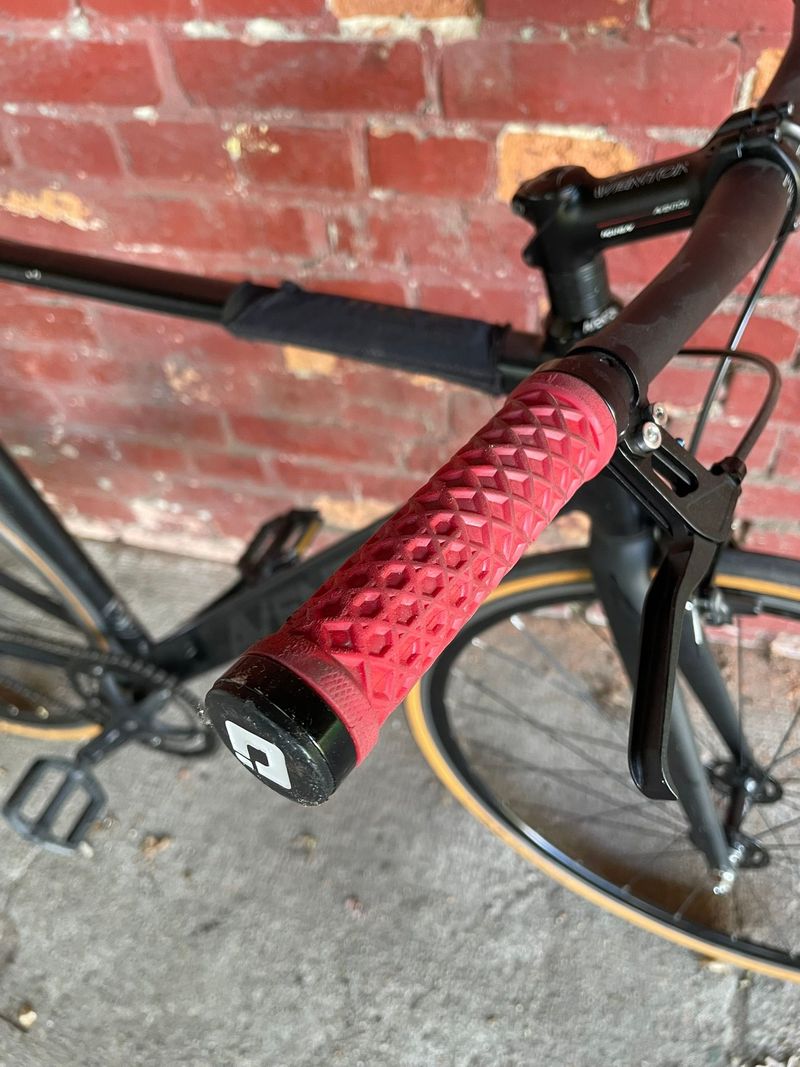 Used Aventon Mataro Low 2016 Road & Gravel, Black — image 8 of 11