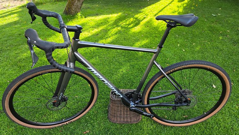 Used Megamo JAKAR 30 2025 2025 Road & Gravel, Hellgrau — image 1 of 13