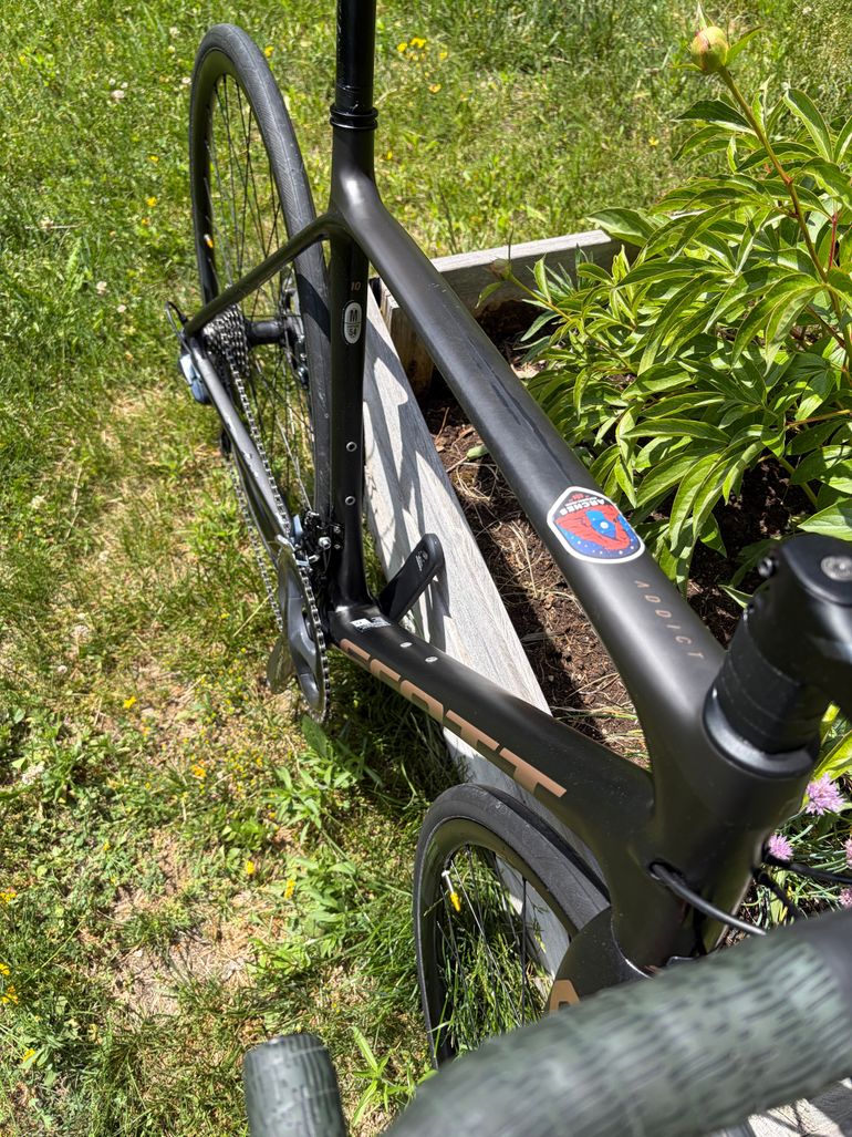 Used Scott Addict 10 disc carbon 2021 2021 Road & Gravel, Black — image 3 of 5