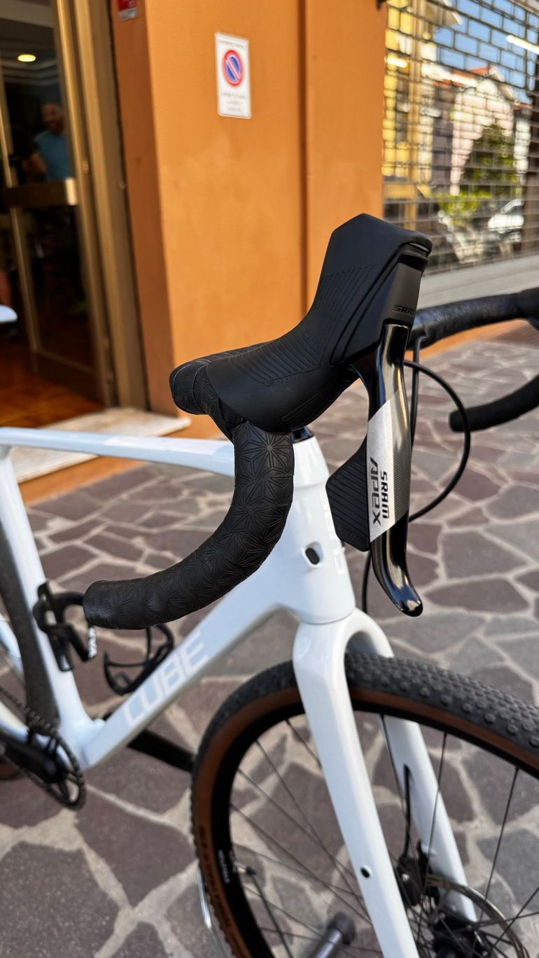 Used CUBE NUROAD C:62, EX 2025 2025 Road & Gravel, Blue — image 4 of 5