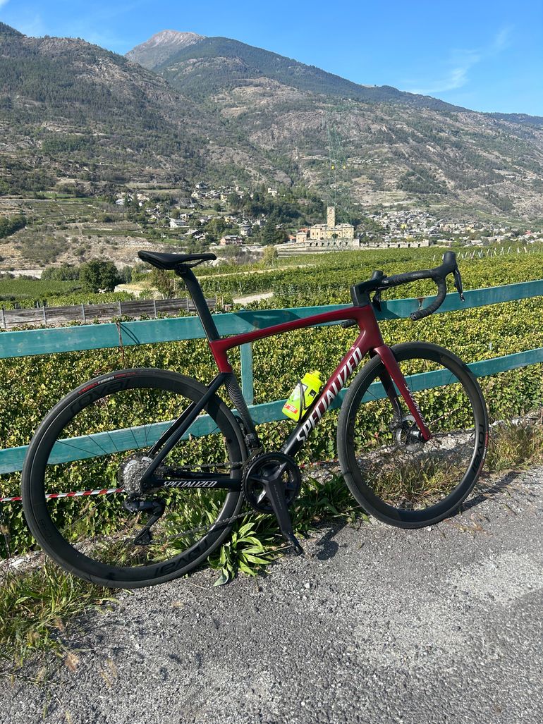 Used Specialized Tarmac SL7 Expert 2022 2022 Road & Gravel — image 1 of 6