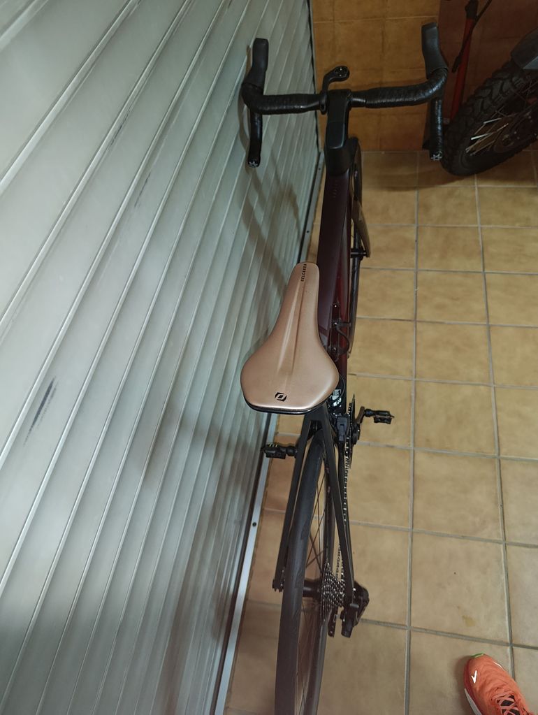 Used Scott Addict RC 10 2024 2024 Road & Gravel, Black — image 2 of 11