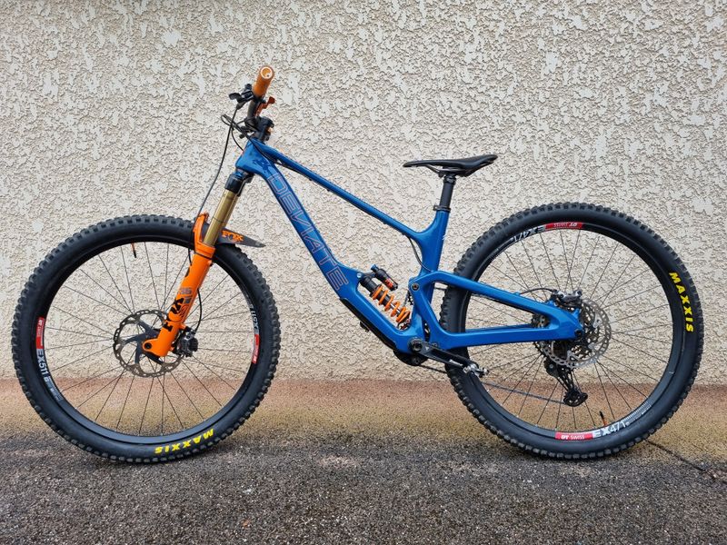 Deviate Highlander Other Shimano 2024 Mountainbike d'occasion — image 2 sur 4