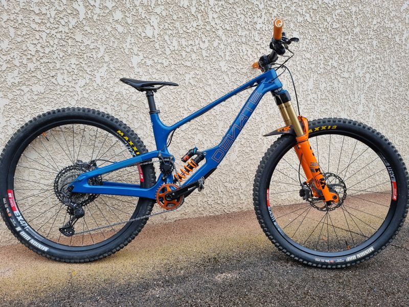 Deviate Highlander Other Shimano 2024 Mountainbike d'occasion — image 1 sur 4