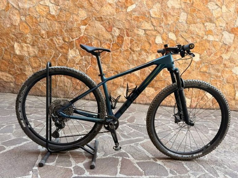 Used CUBE REACTION C:62 RACE 2023 2023 Mountainbike, Azul — image 1 of 7