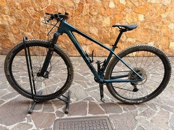 Used CUBE REACTION C:62 RACE 2023 2023 Mountainbike, Azul — image 2 of 7