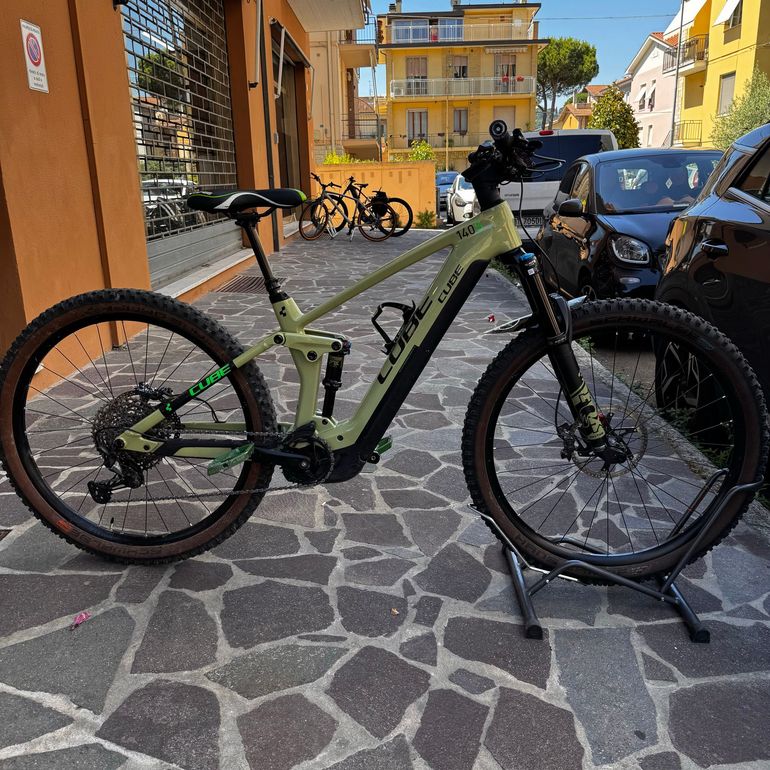 Used CUBE STEREO HYBRID 140 HPC, PRO 750 2023 2023 Mountainbike, Grün, 27.5, 29 — image 1 of 6